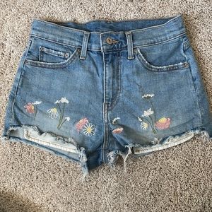 Levi’s Embroidered Shorts